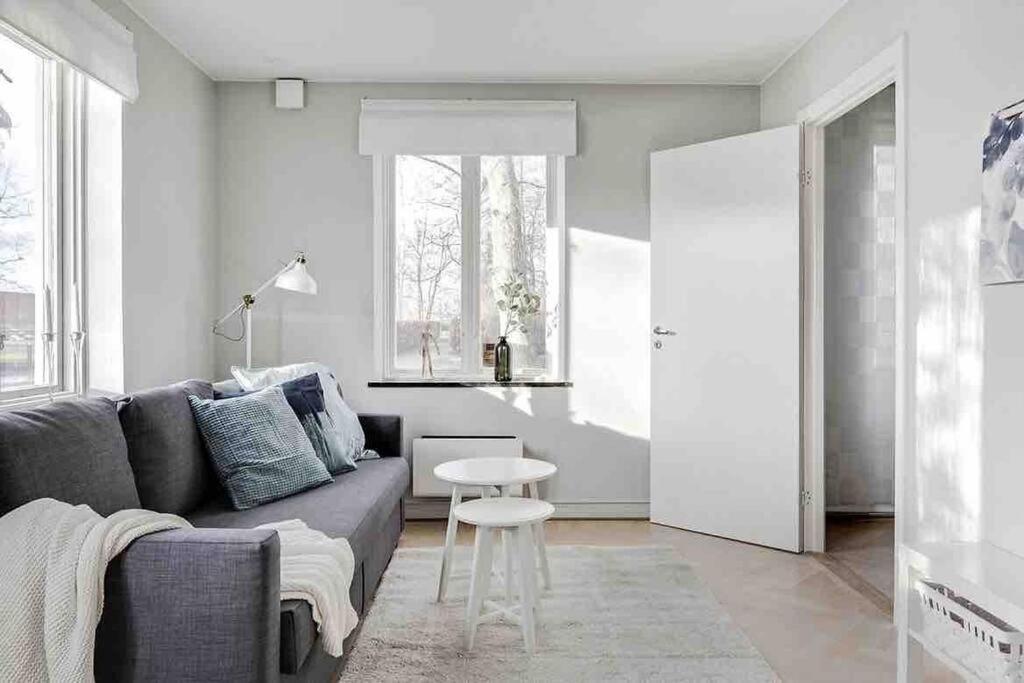 Bright Apartment In Park Environment Λουντ Εξωτερικό φωτογραφία