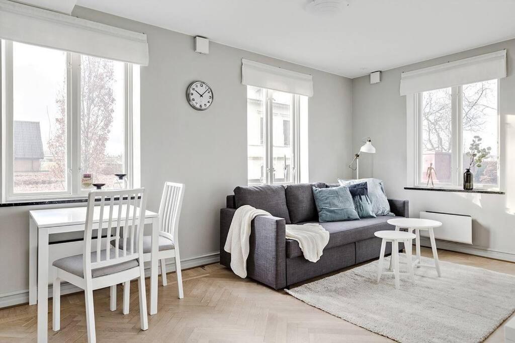 Bright Apartment In Park Environment Λουντ Εξωτερικό φωτογραφία